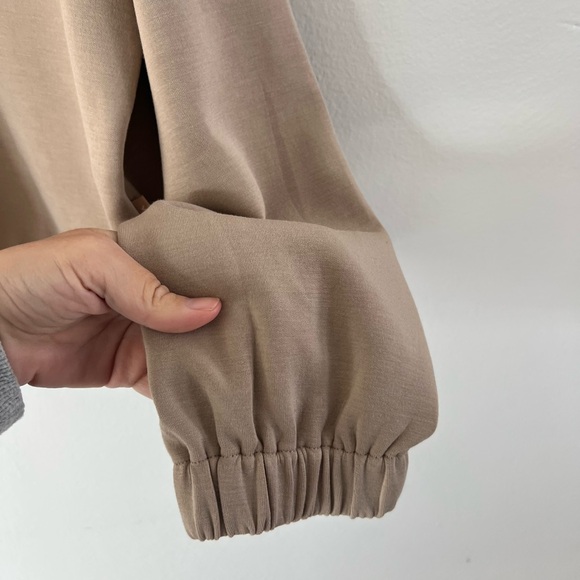 Varley Double Soft Lisburn Zip Through & The Slim Zip Hem Pant Light Taupe Set - Picture 11 of 16